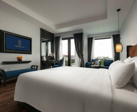 Deluxe River View | Shining Riverside Hội An