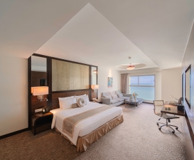 Junior Suite Queen | Havana Nha Trang