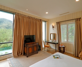 Baron Garden View (Building Room)