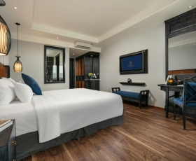 Deluxe Pool View | Shining Riverside Hội An