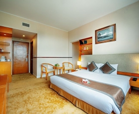 Phòng Deluxe Triple | Mường Thanh Holiday Đà Lạt