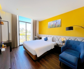 Premier With Balcony | Stillus Boutique