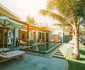 04-bedroom Beach Front Bungalow | Khu Sunshine Building