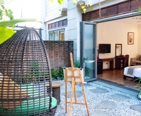 Deluxe Private Garden