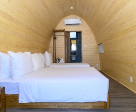 Bungalow Oval Family Room