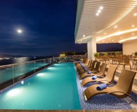 Khách Sạn Majestic Premium Nha Trang