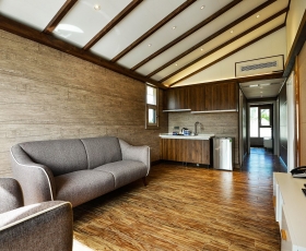 Bungalow 3-Bedroom Hillside | Lan Rừng Phước Hải