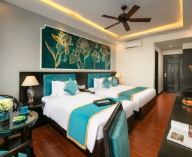 Triple Premium Grand River View & Balcony