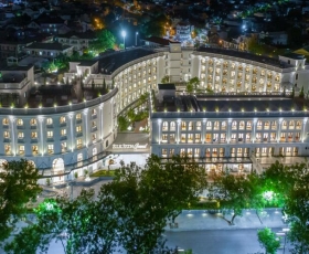 Khách Sạn Silk Path Grand Huế