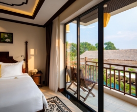 Premier Room Balcony | Mulberry Collection