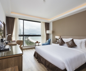 Senior Deluxe Sea View | Comodo Nha Trang