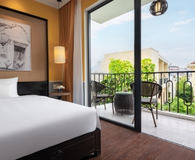 Deluxe Pool Balcony | Sen Village Hội An