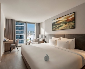 Deluxe City View | Adamas Nha Trang