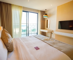 Deluxe Partial Seaview