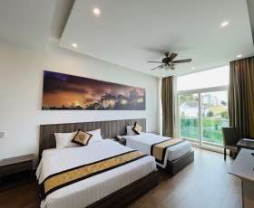 Phòng Triple Deluxe Lake View | Dalat Wonder Resort