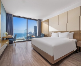 Premier Deluxe Partial Sea View | Awaken Hotel Đà Nẵng