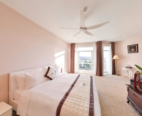Deluxe Premier | Ngoc Phat Hotel