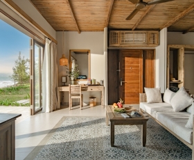 Junior Suite Beachfront | Crown Retreat Quy Nhơn