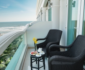 Phòng Deluxe Ocean View | The Sailing Bay Beach Resort Mũi Né