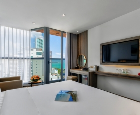 Deluxe Partial Sea View | Maris Hotel