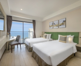 Deluxe Sea View with balcony | Atlantic Nha Trang