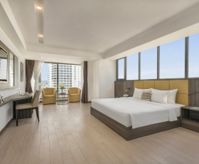 Executive City View with balcony + bathtub | Atlantic Nha Trang