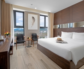Phòng Deluxe City View | Emerald Bay Nha Trang