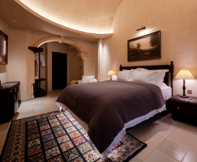 Fantaisie Bond Room