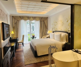 Deluxe W/O Bal (không có Balcony) | Golden Imperial