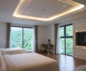 Phòng Premier Triple Mountain view | Oyster Bay Vũng Tàu