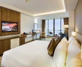 Premier Deluxe Ocean View | Comodo Nha Trang