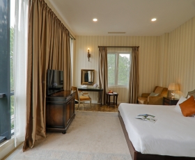 Baron Garden View (Building Room)