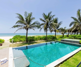 One Bedroom Ocean Front Pool Villa