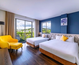 Premier Triple With Balcony | Stillus Boutique