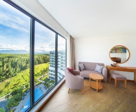 Premier Deluxe Seaview With Balcony | Selectum Noa