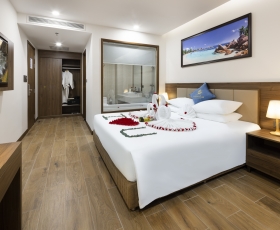 Senior Deluxe | Miracle Luxury