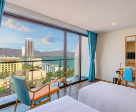 Deluxe Partial Ocean View | Sala Quy Nhơn Beach