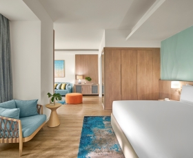 1 King Bed Suite | Holiday Inn Hồ Tràm