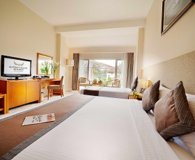 Phòng Deluxe Triple | Mường Thanh Holiday Đà Lạt