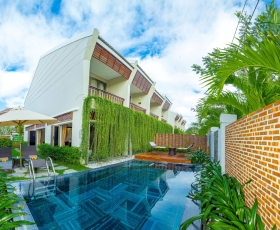 2BR Villa Private Pool & Garden View