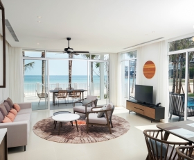 Beachfront Pool Villa 3BR - 4 khách