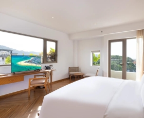 Deluxe Double | Iconic Long Hải