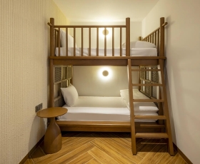 Family | Iconic Long Hải