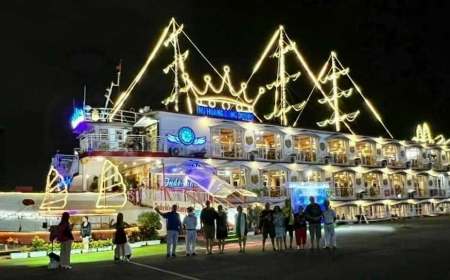 Ăn Buffet Tối Trên Tàu Indochine Queen | Nữ Hoàng Đông Dương