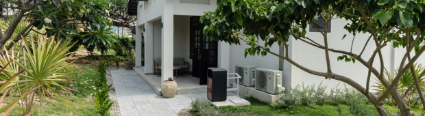 Bungalow Garden view