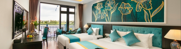 Triple Premium Garden View & Balcony
