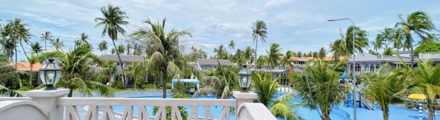 Deluxe double pool view (Le Viva Resort Mũi Né)