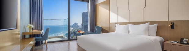 Premier Deluxe Partial Sea View | Awaken Hotel Đà Nẵng