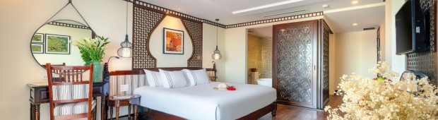 Royal King with Bathtub | Qualia De Hôtel Hội An