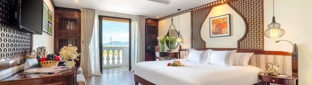 Royal King with Bathtub | Qualia De Hôtel Hội An